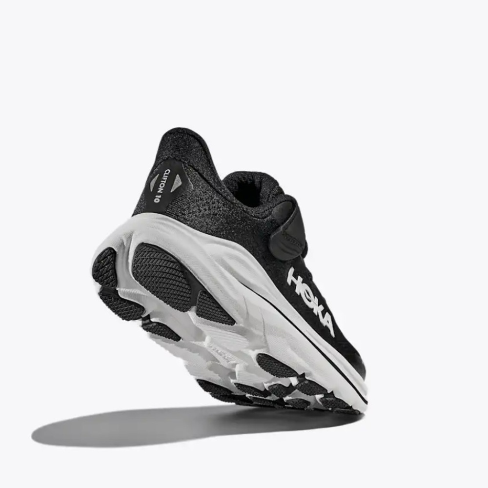 Hoka Clifton 10
$100
MODEL
Little Kids size 13
COLOR: Black / White